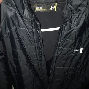 UNDER ARMOUR PUFFER JACKET